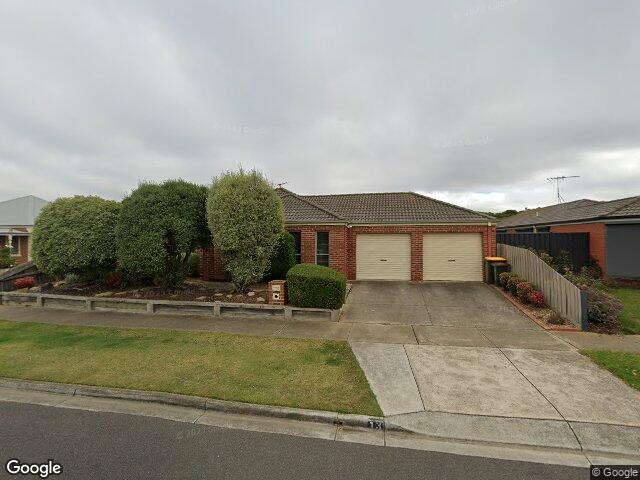 13 LIPSON DRIVE, Lara, VIC