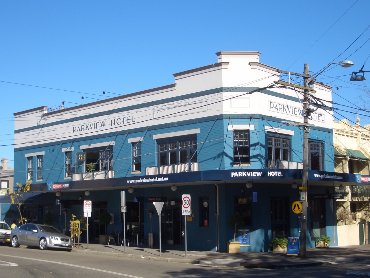 Alexandria, NSW, Parkview Hotel at a street intersection