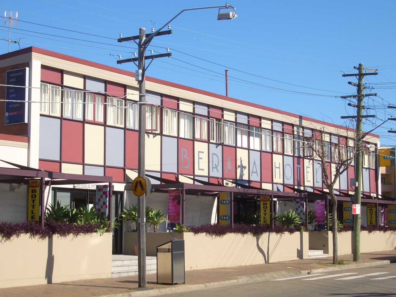 Berala, NSW, Facade of Berala Hotel along a street
