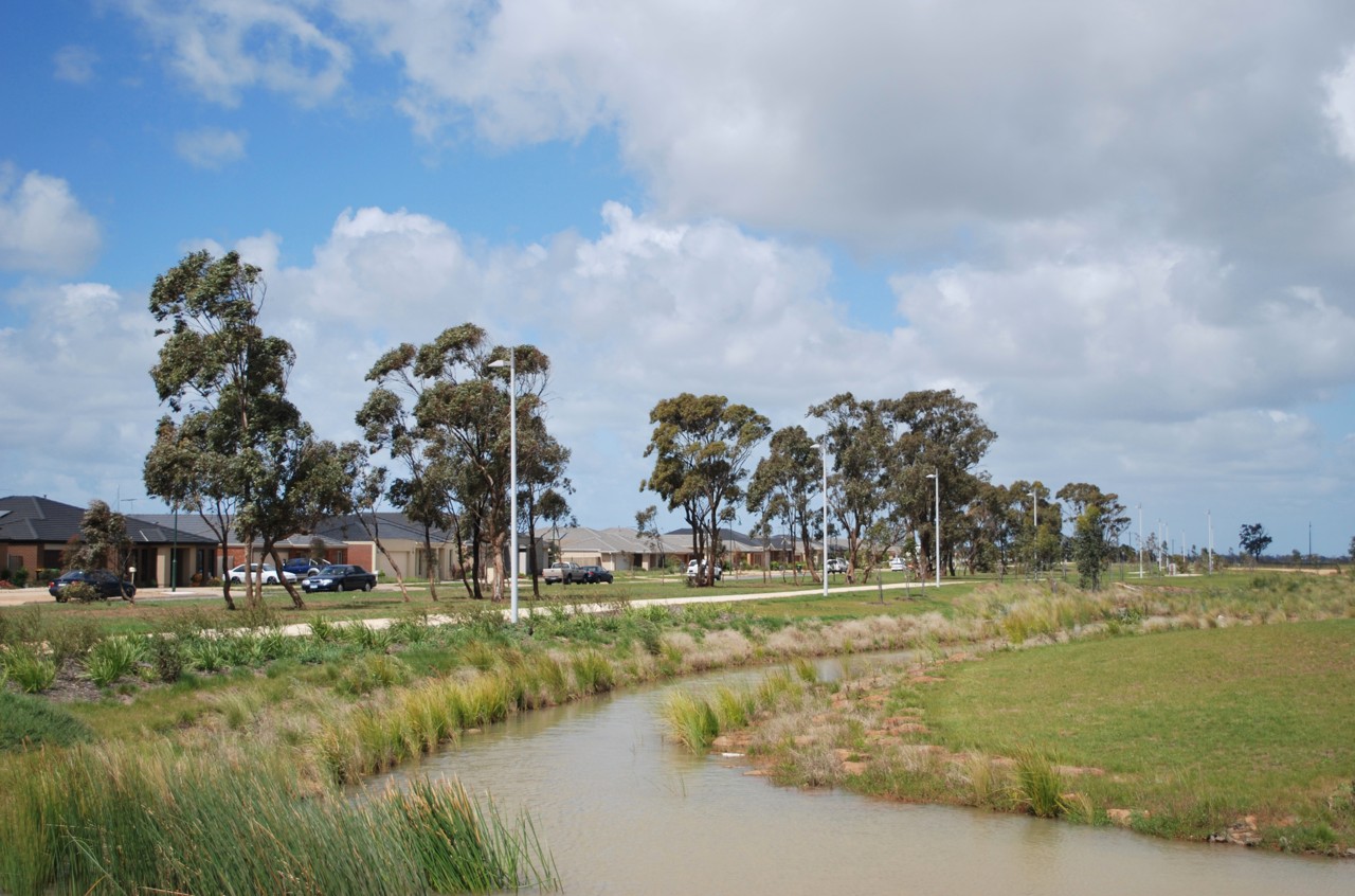 Brookfield, VIC, Residential street beside a narrow waterway