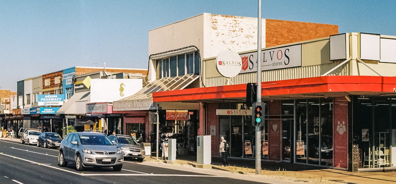 Chelsea, VIC, Shops and traffic lights on a main street