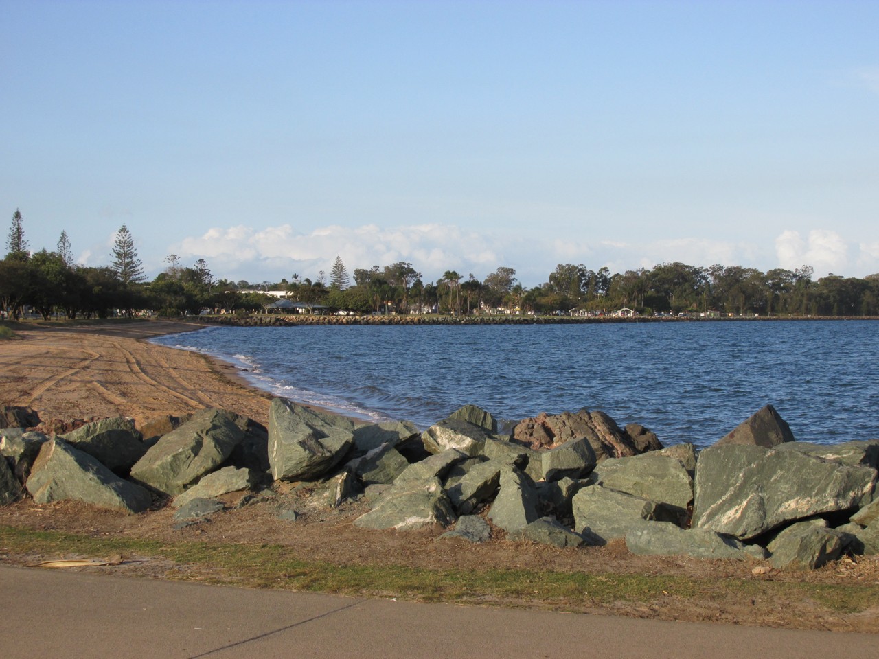 Clontarf, QLD, Rocky shoreline near a sandy beach