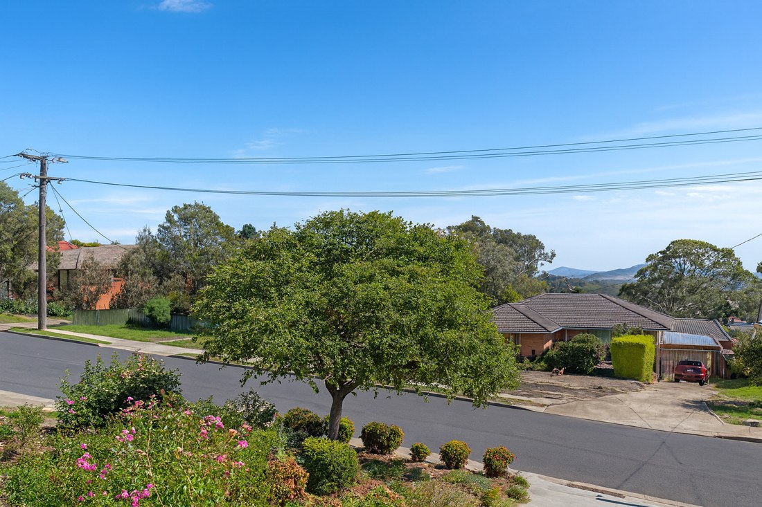 Crestwood, NSW, Residential street with houses and trees