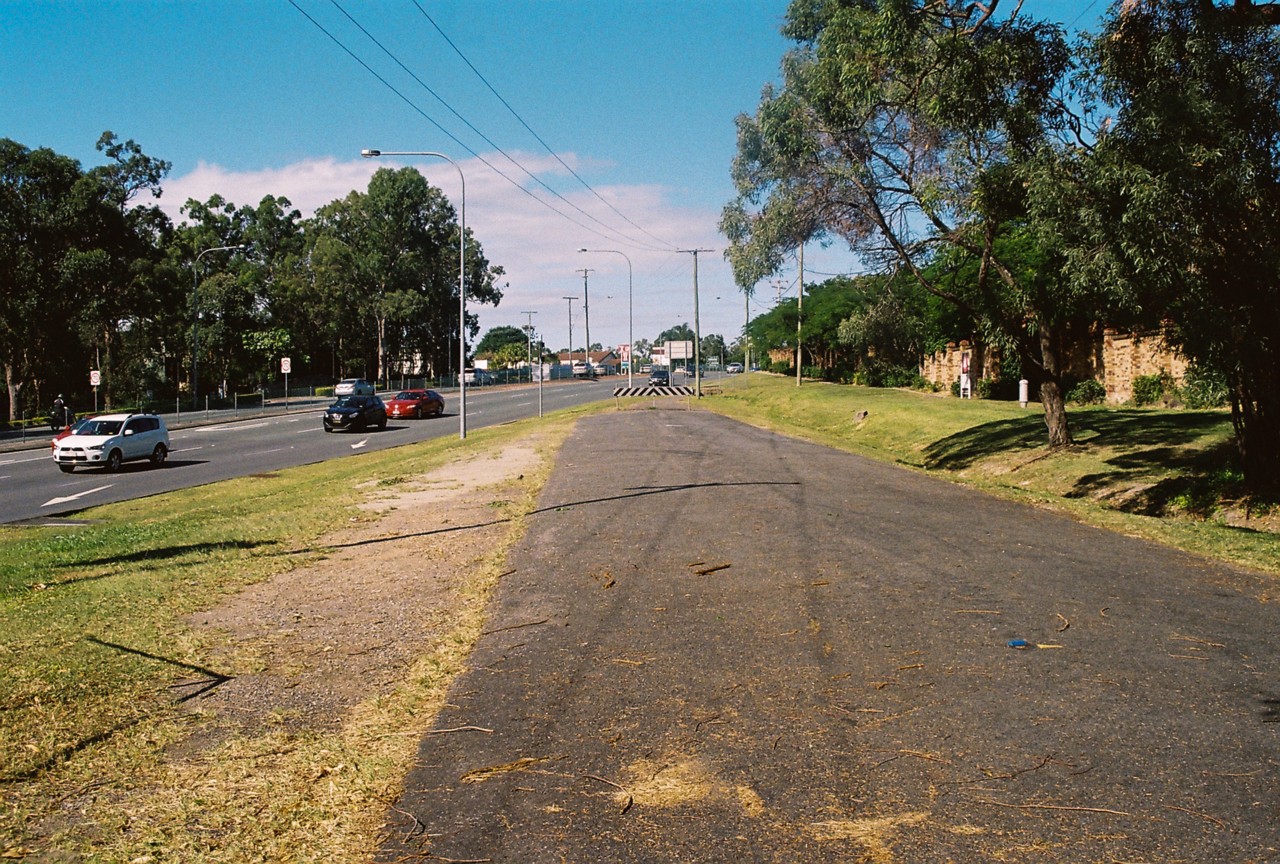 Eight Mile Plains, QLD, Wide road with grassy median strip