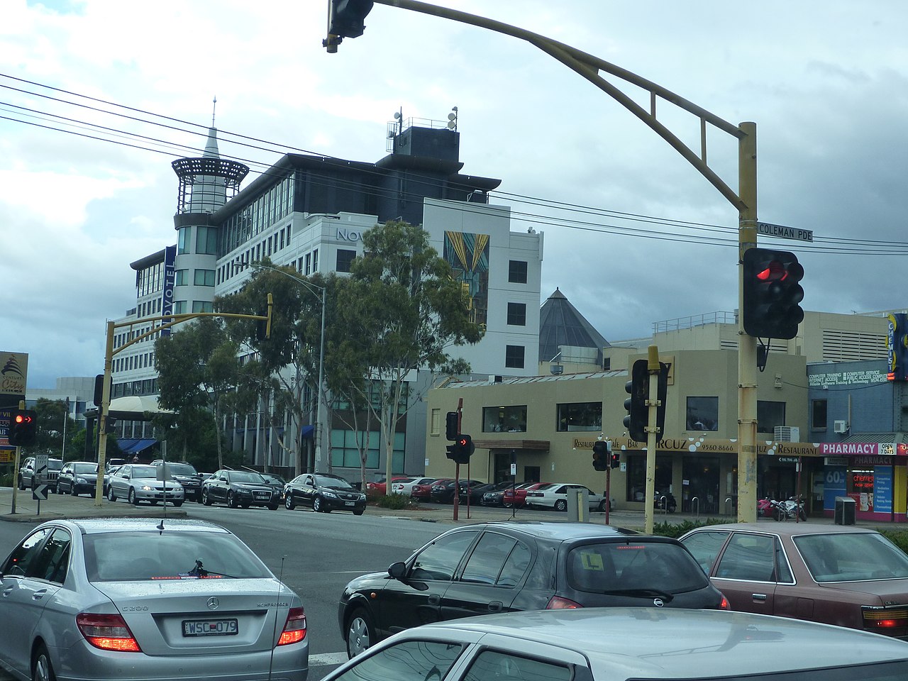 Glen Waverley, VIC, Modern skyline featuring notable buildings and busy streets