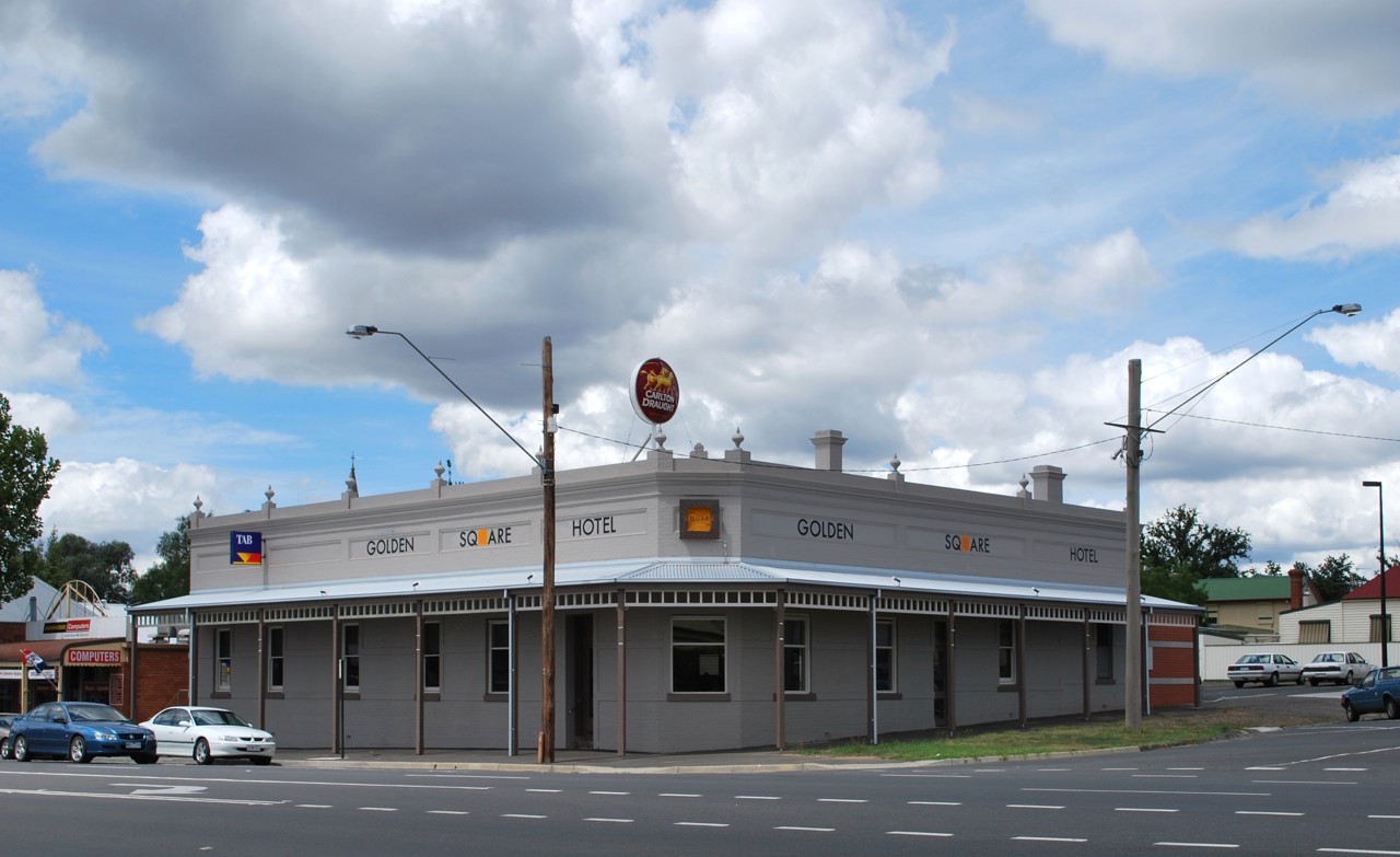 Golden Square, VIC, Corner view of Golden Square Hotel