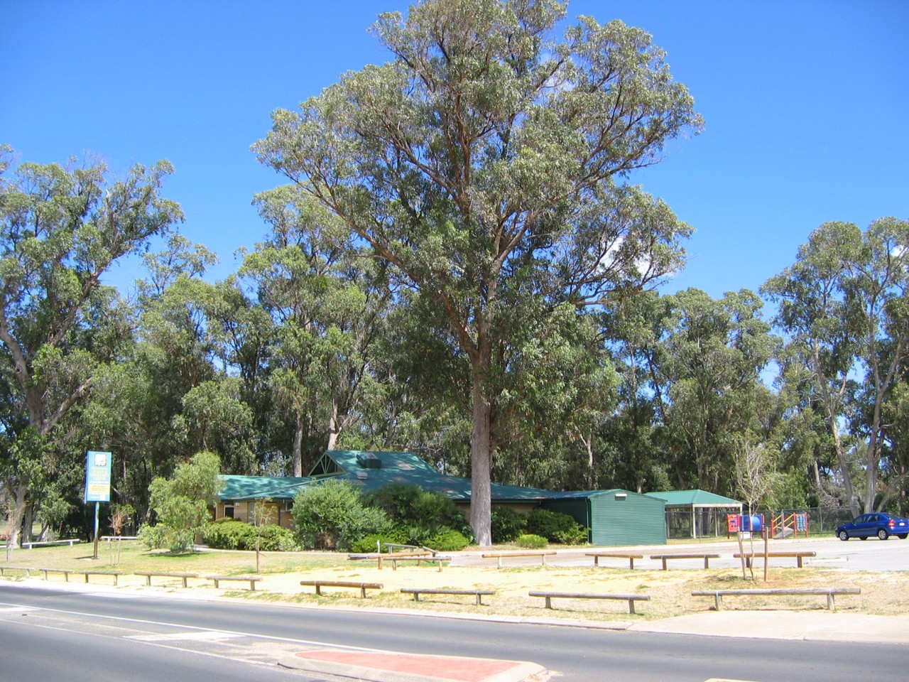 Greenfields, WA, Trees and building along a suburban road