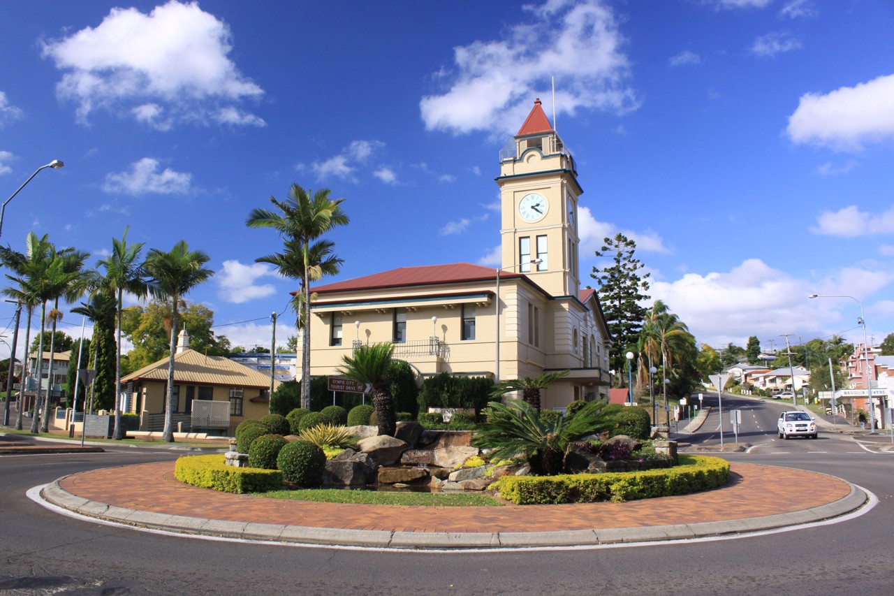 Gympie, QLD, Rotary clock tower at a roundabout