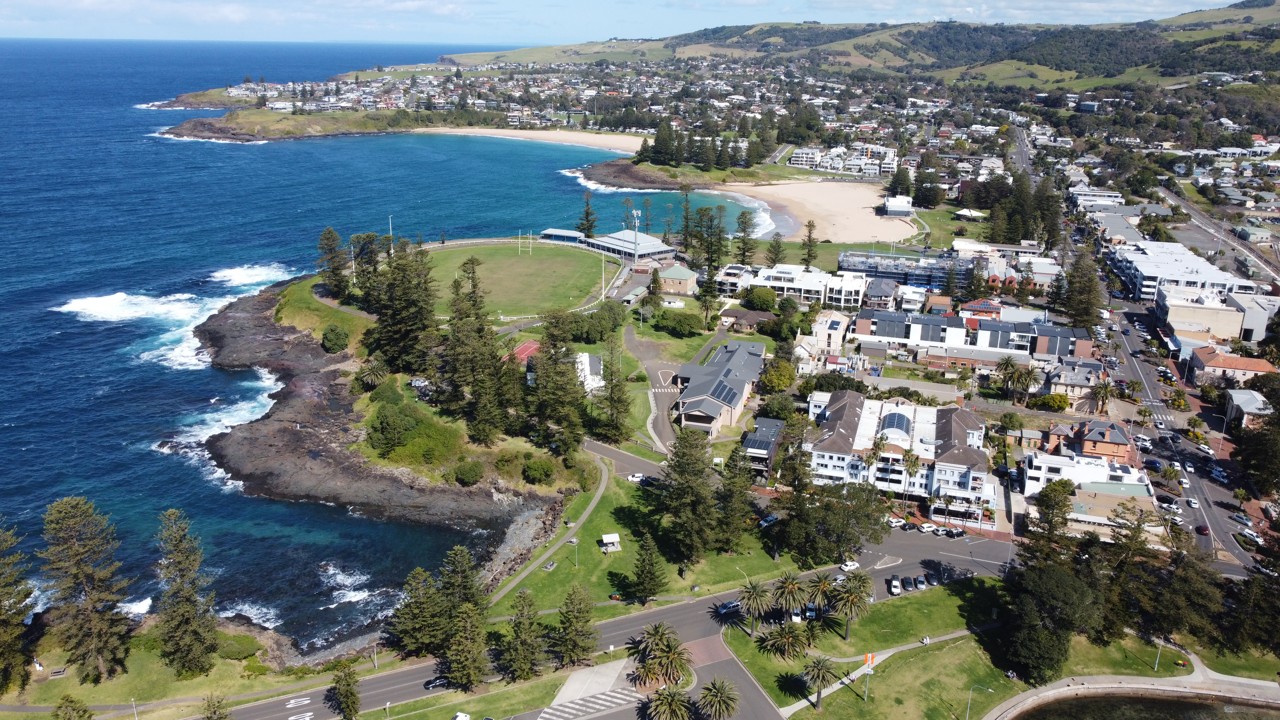 Kiama, NSW, Aerial view of Kiama coastline and township