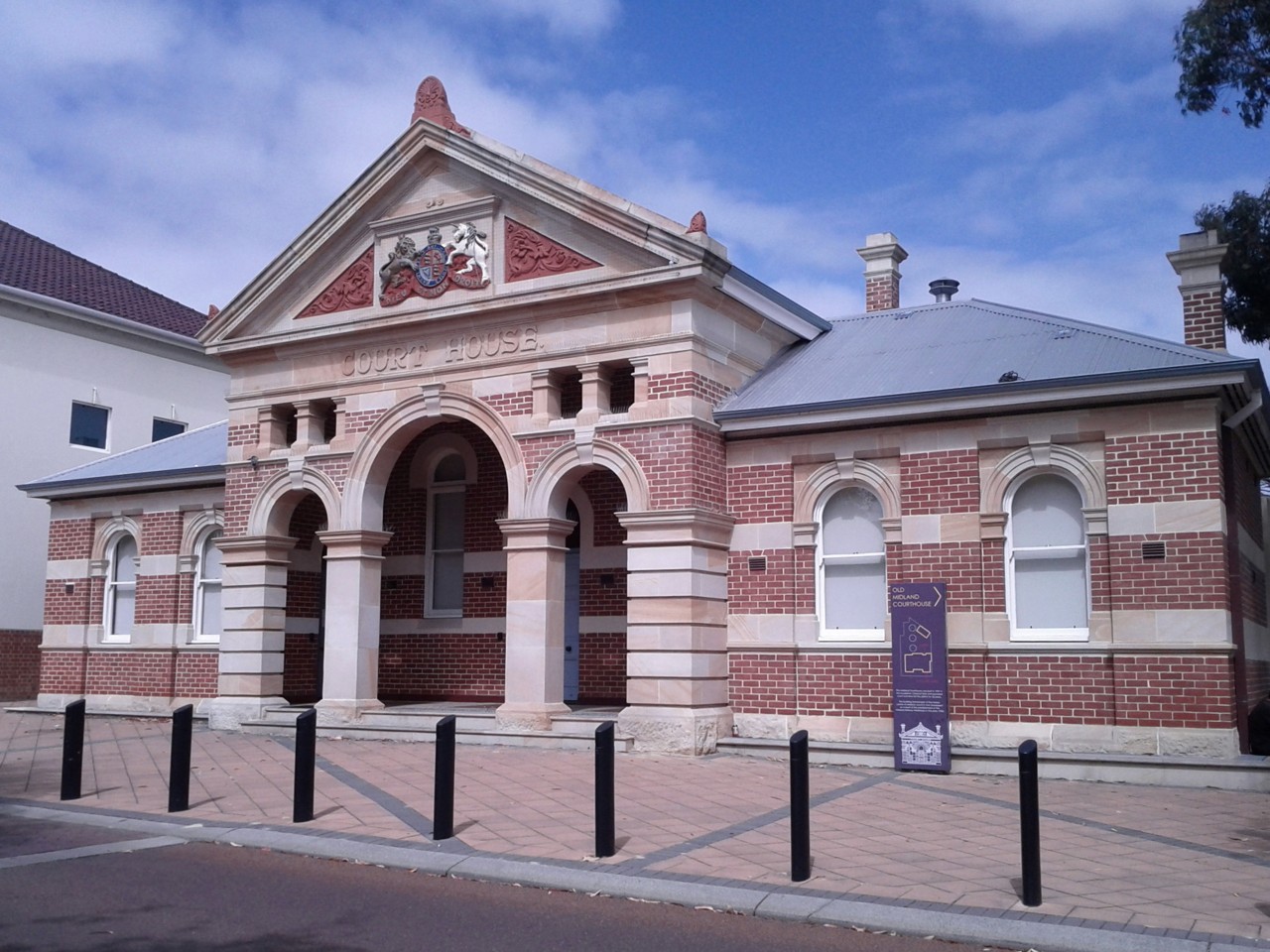 Midland, WA, Historic red-brick courthouse with arched entrance