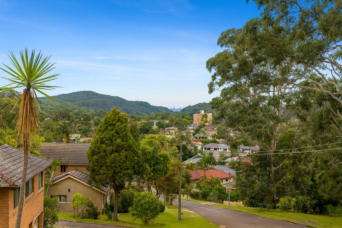 Narara, NSW, Houses and trees in a suburban area