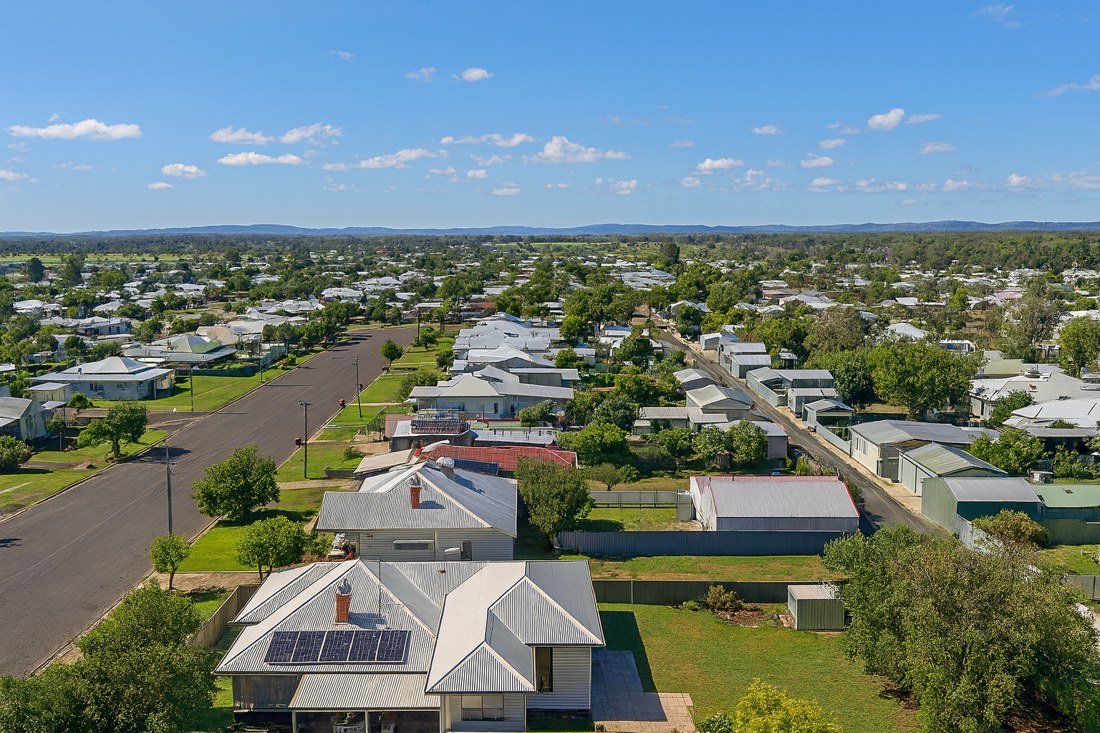 Narrabri, NSW, Aerial view of residential houses and streets