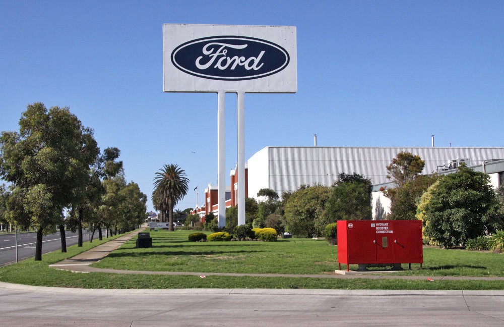 Norlane, VIC — Ford factory sign near a grassy area