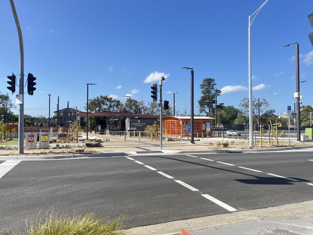 Ringwood East, VIC, Intersection near the railway station and shops