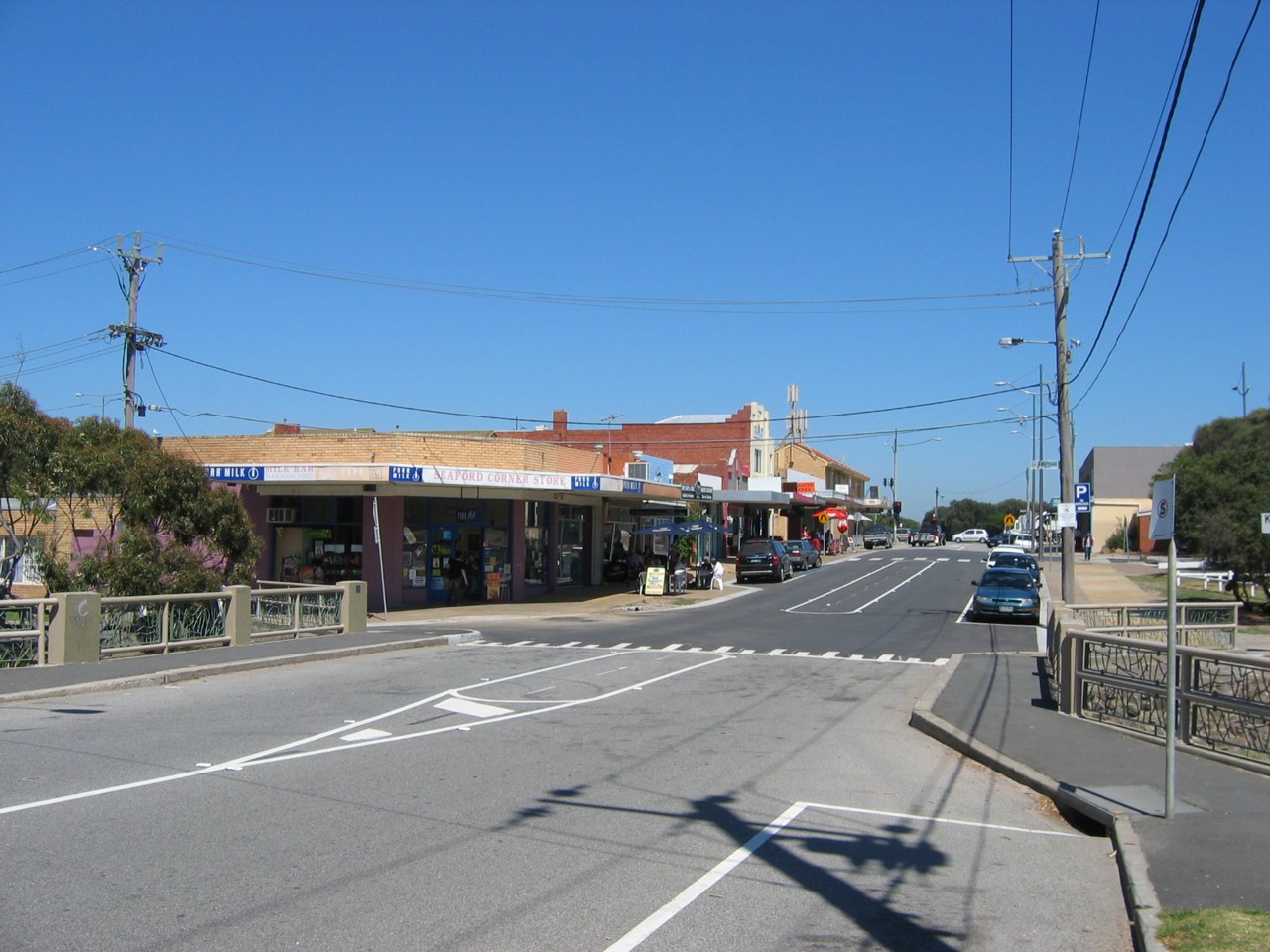 Seaford, VIC, Shops along a main street with parking