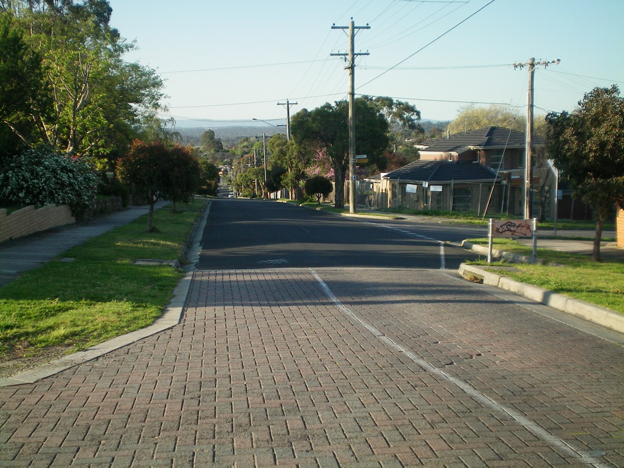 Templestowe Lower, VIC, Residential street with power lines and trees