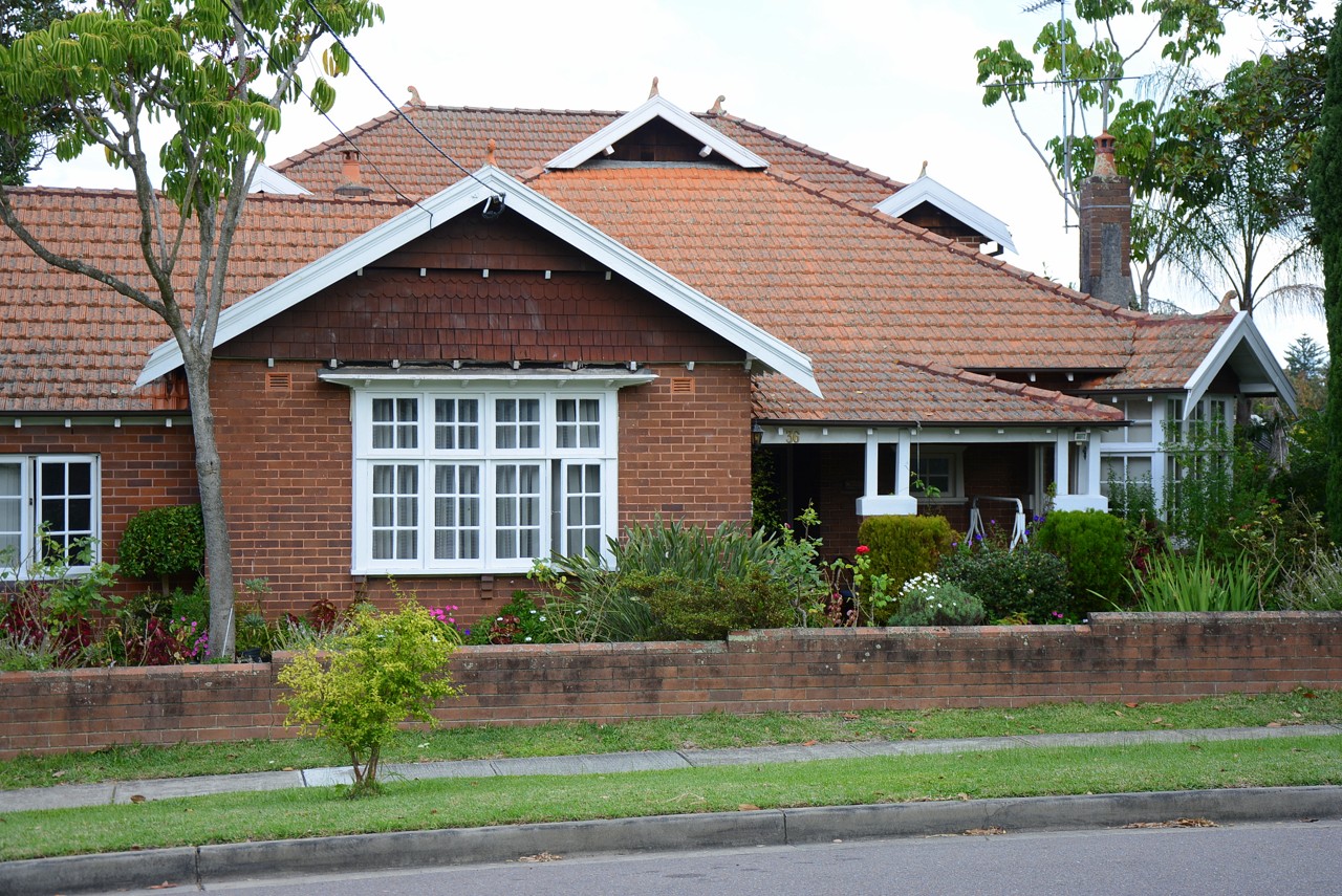 Thornleigh, NSW, Federation style house with red tiled roof