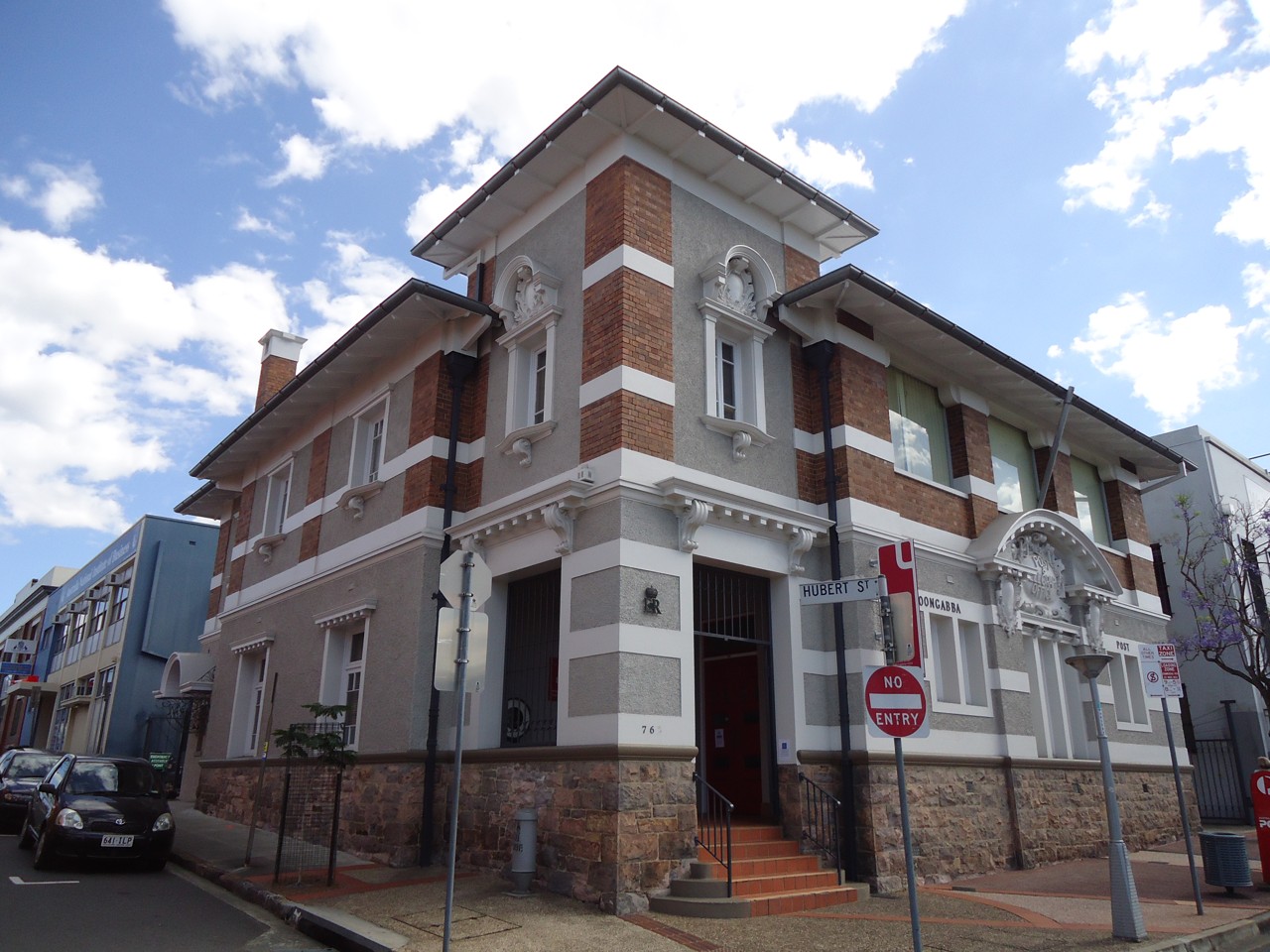 Woolloongabba, QLD, Historic building with decorative facade on a corner
