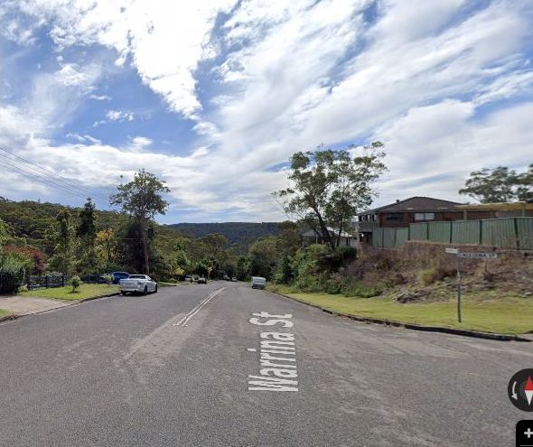 Warrina St, Berowra Heights from the kerb