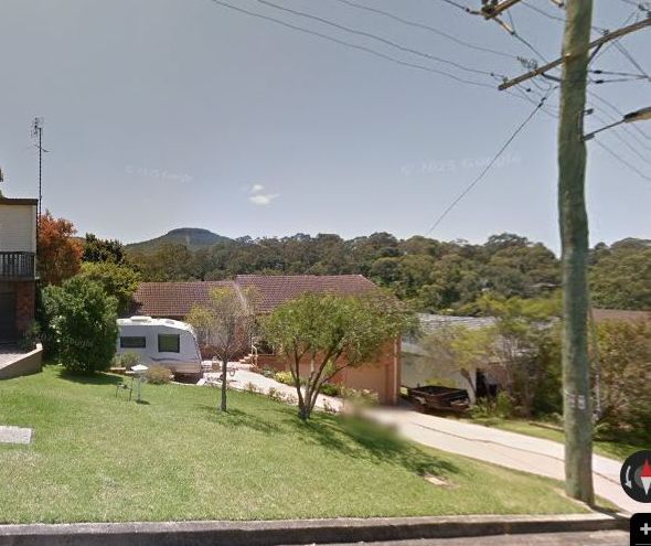 Branch Ave, Figtree from the kerb