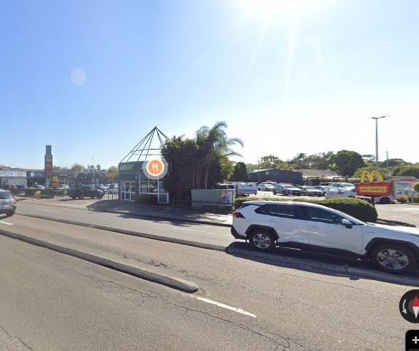 Maitland Road, Mayfield (Newcastle - NSW) from the kerb