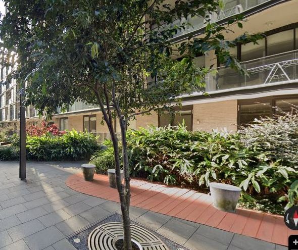 Kingsborough Way, Zetland from the kerb