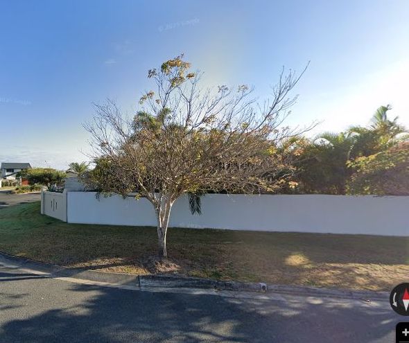Saywell Street, Bundall from the kerb