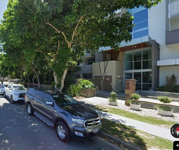 Darrambal Street, Surfers Paradise from the kerb