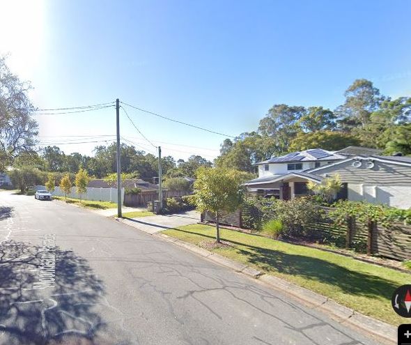 Street view of 27 Moonbeam Pde, Mudgeeraba QLD