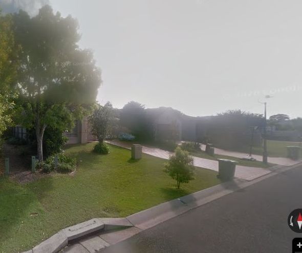 Barracuda Court, Mountain Creek from the kerb