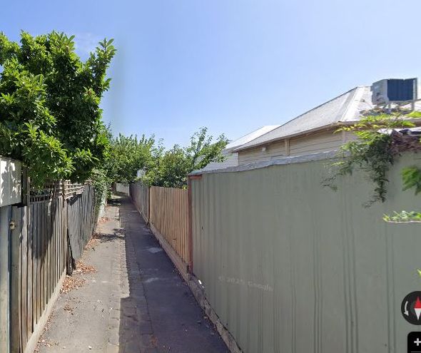 Bell Street, Richmond from the kerb