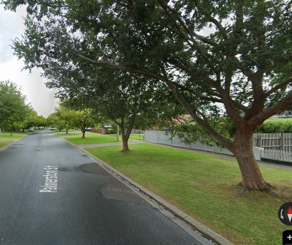 Palmerston Street, Sale from the kerb
