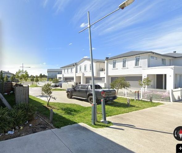 Harvest Home Rd, Epping from the kerb